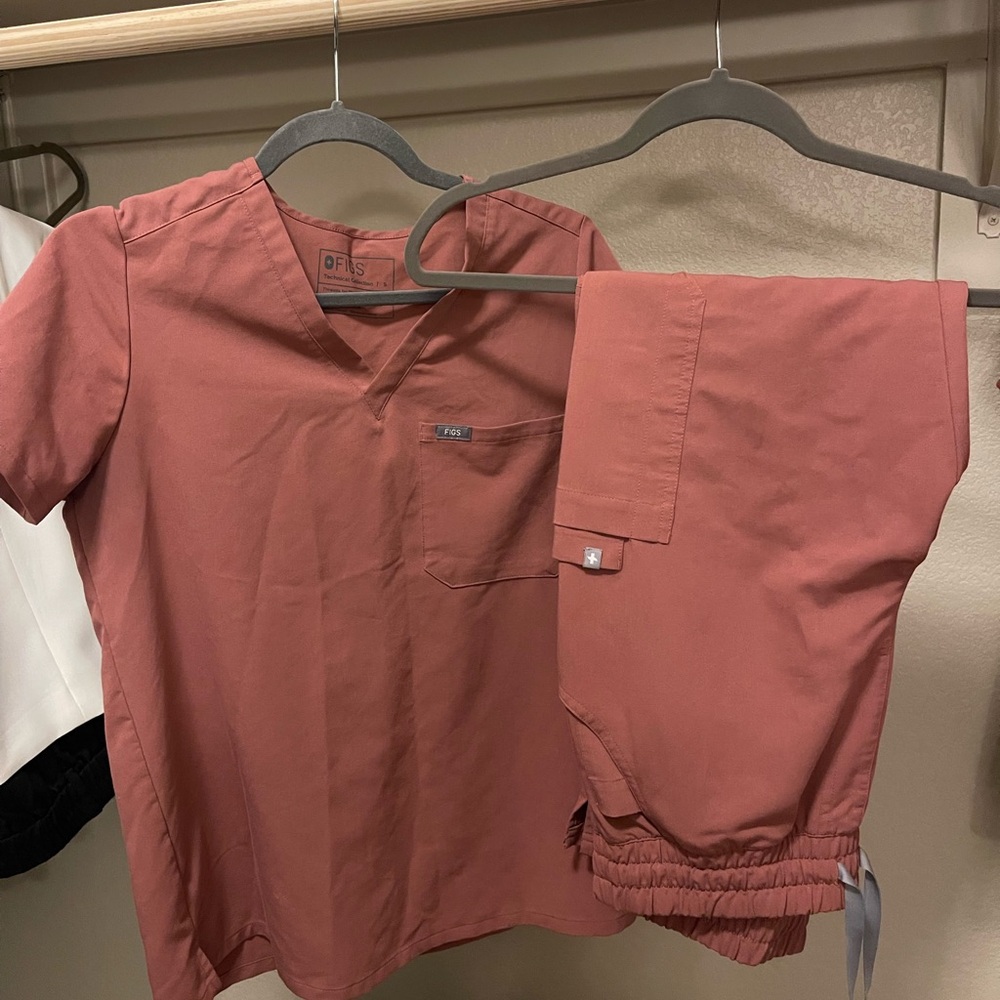 Figs Mauve Scrubs